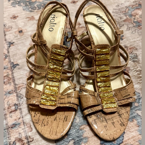 Rialto Bejeweled Gold Heels Size 8 - Picture 2 of 5